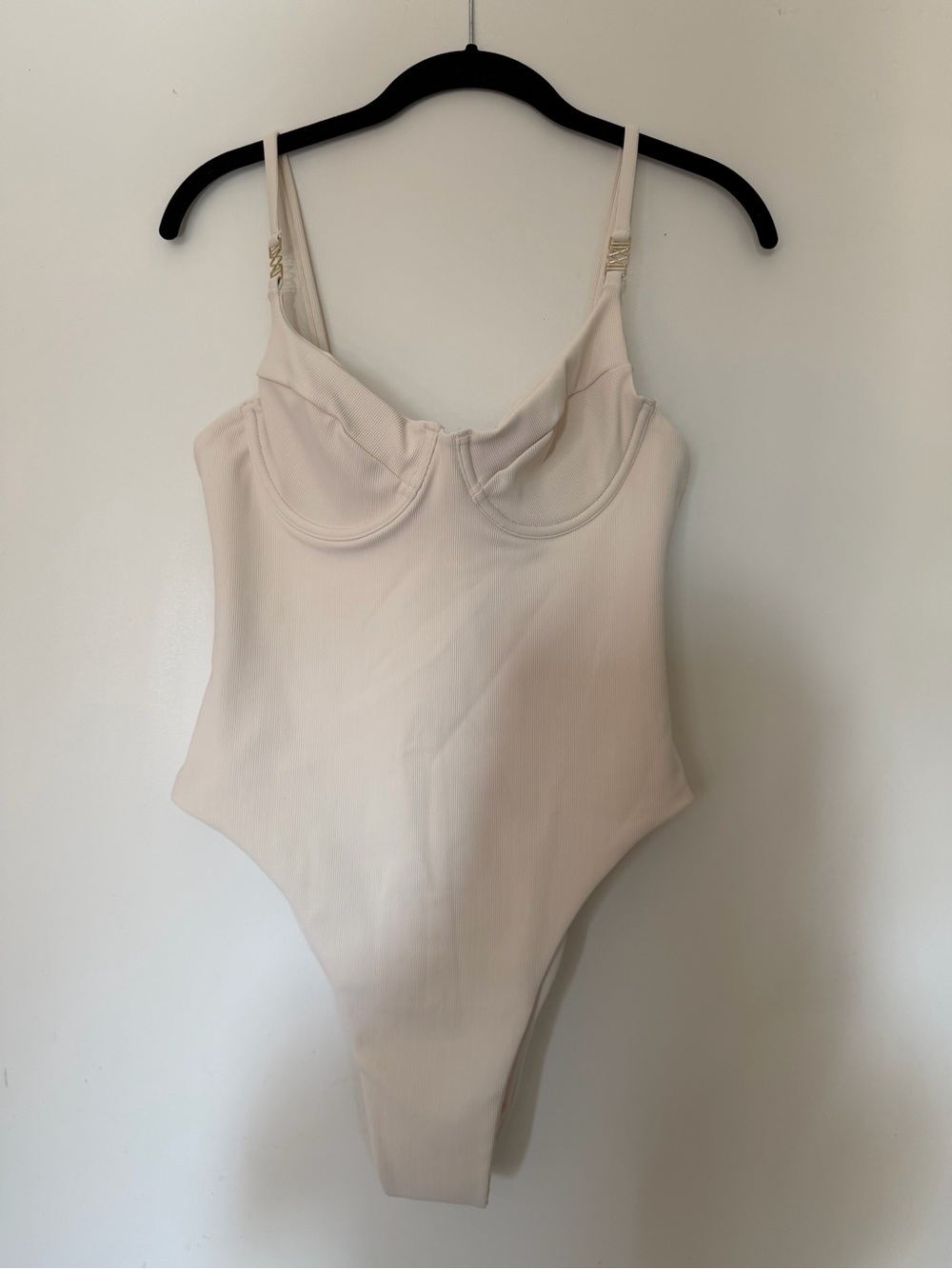 Sculpting Underwire One-Piece Swimsuit in Cream